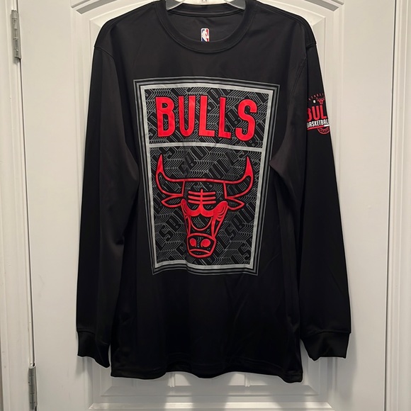 Chicago Bulls Long Sleeve Shirt - Picture 1 of 4